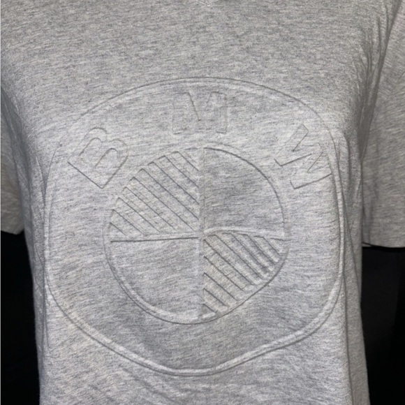 BMW Men’s Unisex Gray Cotton T-Shirt Sz Medium Raised Logo Vehicle Car Tee - Picture 3 of 6